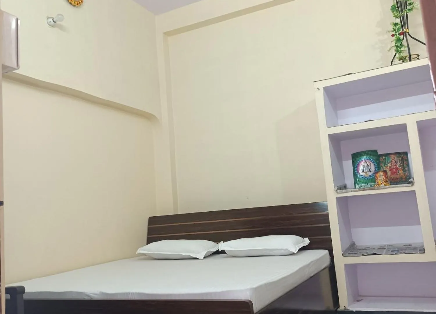ורנאסי Traditional Home Stay בית אירוח